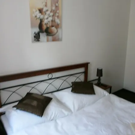U Cisare 3* Melnik