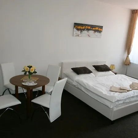 U Cisare 3* Melnik